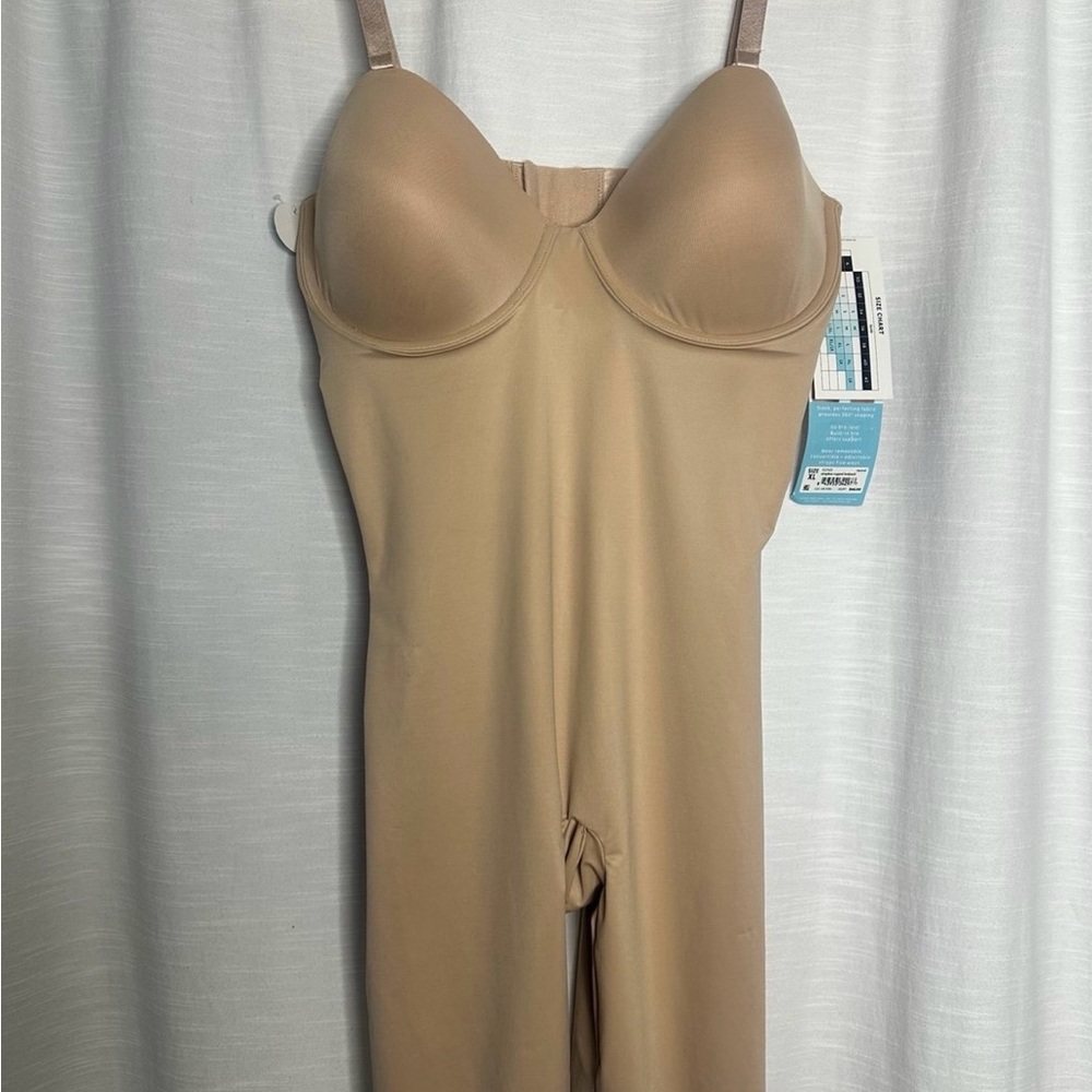ASSETS by SPANX Women's Flawless Finish Strapless Cupped Midthigh Bodysuit XL